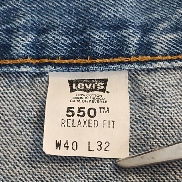 Classic Levi's Men's 550 Relaxed Fit Denim 5 Pocket Jeans - Picture 5 of 7